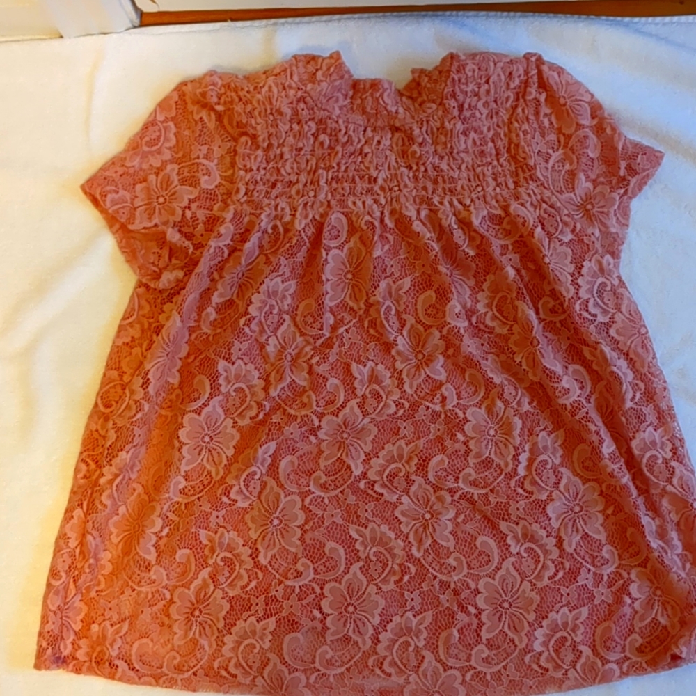 New Cable & Gauge Short Sleeve Lace Top Large